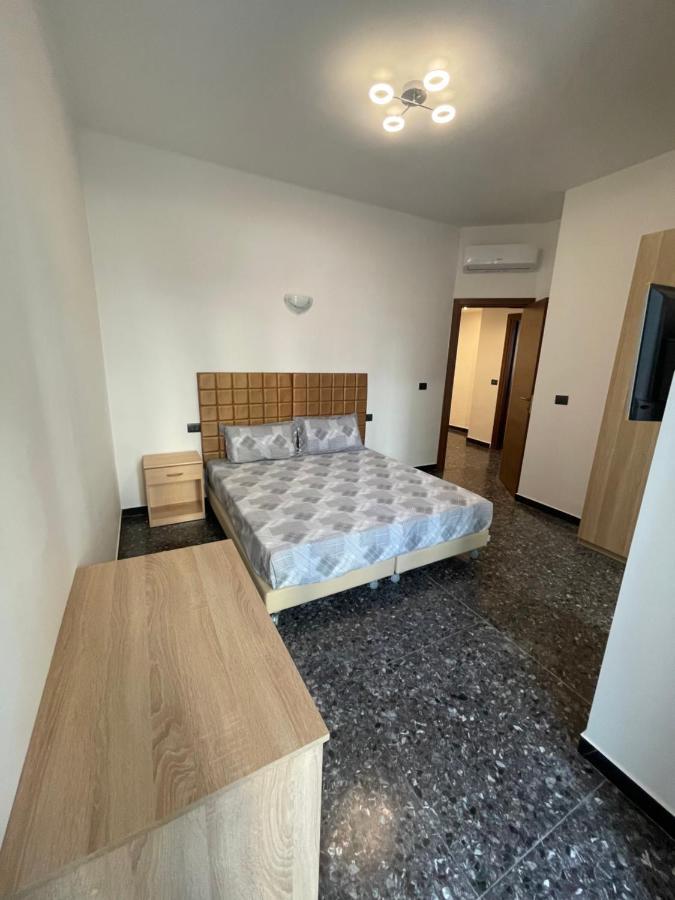 Due Passi Dal Mare Hotel Savona Exterior photo