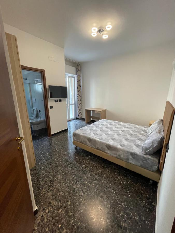 Due Passi Dal Mare Hotel Savona Exterior photo
