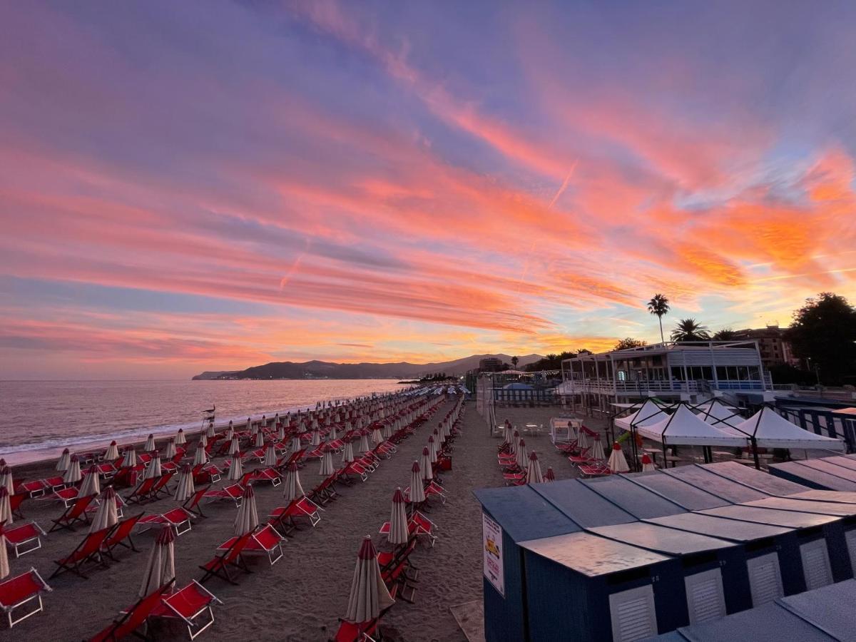 Due Passi Dal Mare Hotel Savona Exterior photo